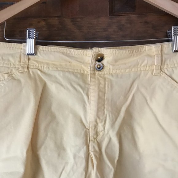 Lee Yellow Midrise Fit Bermuda Shorts Size 14 Medium - Picture 2 of 9